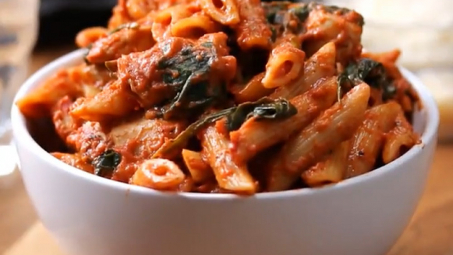 آموزش آشپزی - پاستا مرغ و اسفناج - کلینیک لاغری سیبیتا