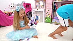 دایانا و روما با اسباب بازی ها...