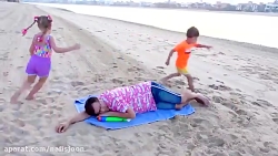 دیانا و روما در ساحل با پدر با...