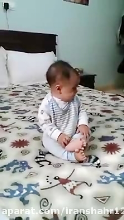 رقص بچه با اهنگ !!!!