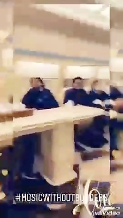 خوانندگان ایرانی در آغوش شاه س...