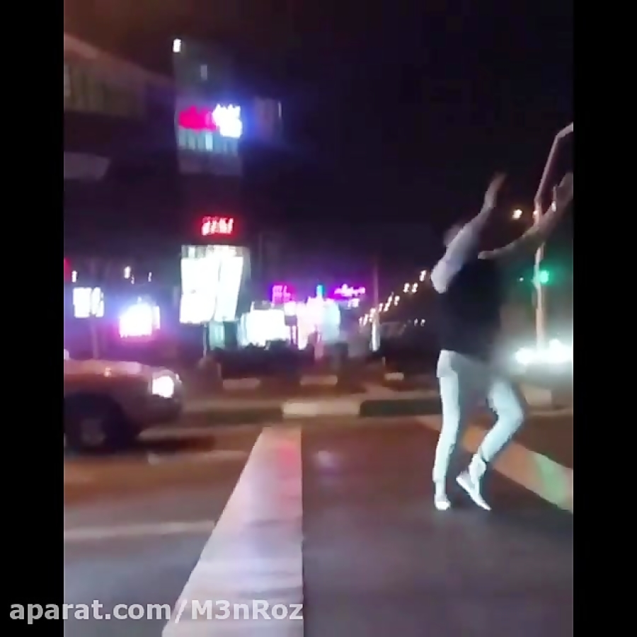 پسری که با رقصش خیابون رو بست...