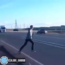 عجب دیوانه ای (حتما ببنید)