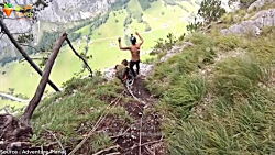 پرواز با چتری که با قلاب به پو...