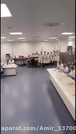 رقص زیبای کارگران .... رقص کرو...