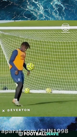 حرکات نمایشی با توپ