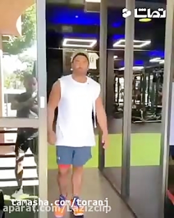 محمدرضا گلزار در کنار سام اصغر...