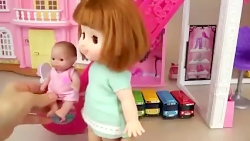 عروسک بازی دختر کوچولو و مراقب...