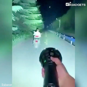 چراغ قوه یا خورشید