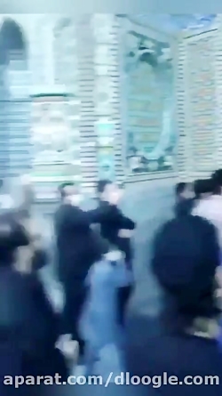 هجوم افراد و شکستن درب حرم حضر...