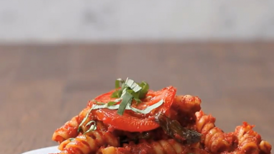 آشپزی سالم - پاستا گوجه و ریحان - کلینیک لاغری سیبیتا