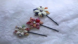 آموزش ساخت سنجاق سر با گل های ظریف پارچه ای/ ویدئو به زبان ژاپنی