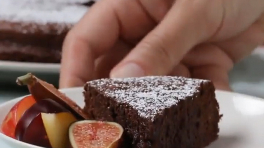 آشپزی سالم - کیک شکلاتی با 2 مادۀ اولیه - کلینیک لاغری سیبیتا