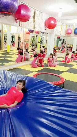 من ارشد ژیمناستیک هستم