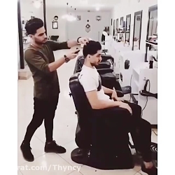 اجرای آرایشگر خوش صدا