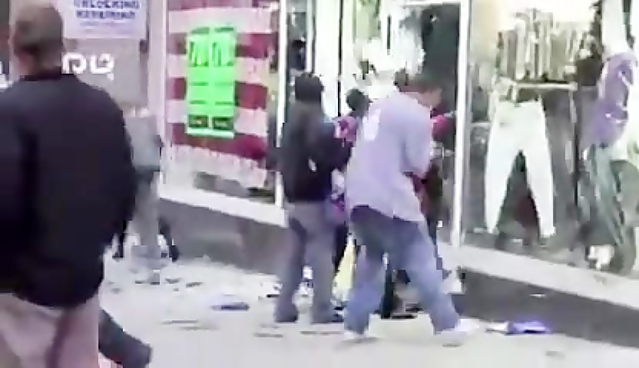 شورش در لندن | حمله و غارت فرو...