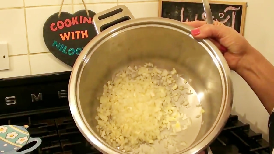 روش صحیح و اصیل پخت خورش کرفس با طعمی فراموش نشدنی  How to Cook Persian Celery S