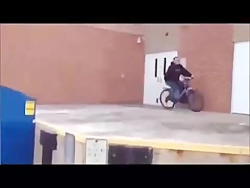 دانلود کلیپ  بمب خنده