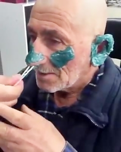 پیر مرد پرحاشیه