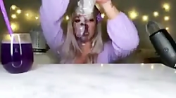 چالش غذا خوری با تم بنفش