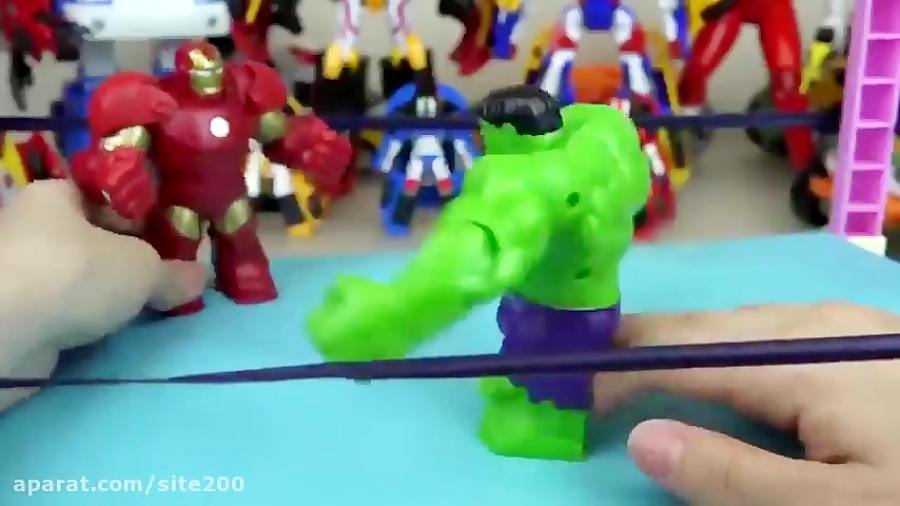 نبرد هالک و مرد عنکبوتی در شهر...