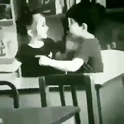 عشق باید مث این باشه...