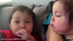 ته خنده وقتی ابجی به نی نی غذا...