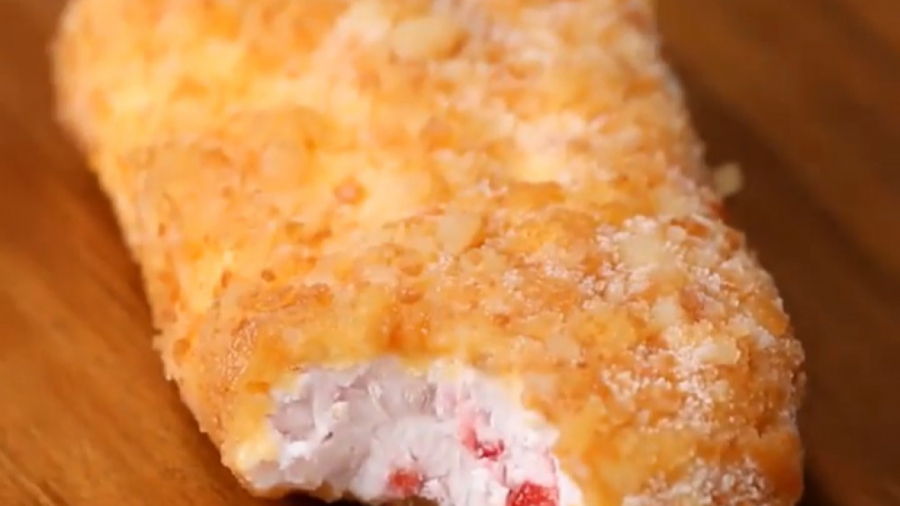 آشپزی سالم - بستنی توت فرنگی و بیسکوئیت - کلینیک لاغری سیبیتا