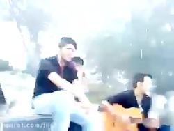 پسری که سر مزار عشقش واسه اخری...