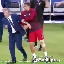 فقط این دوبله ته خنده هست