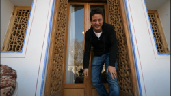 ولاگر معروف بین المللی در هتل...