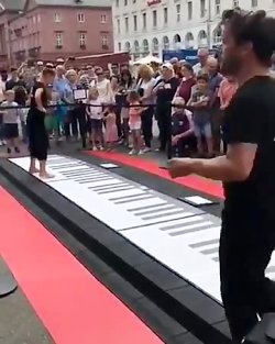 رقص خیابانی باحال