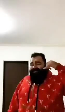 مشتی تو با این ریش و سیبیل بای...