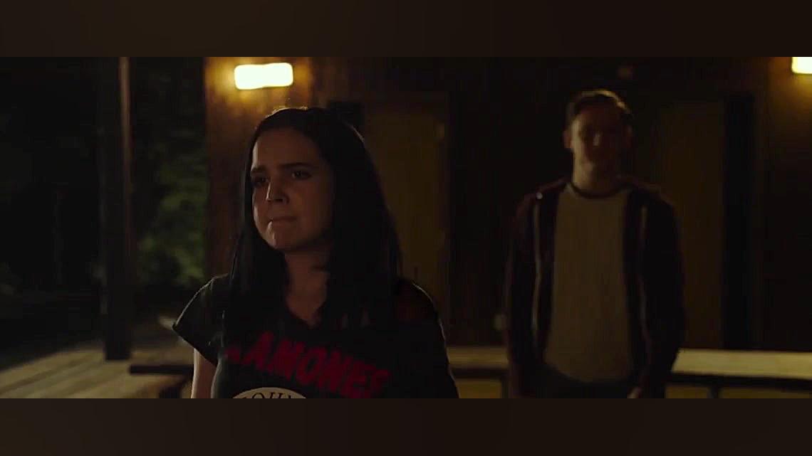 فیلم غریبه ها شکار در شب The Strangers Prey at Night دوبله فارسی زمان5012ثانیه