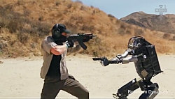 عاقبت سر به سر گذاشتن روبات ار...