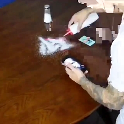 هنرنمایی با نمک