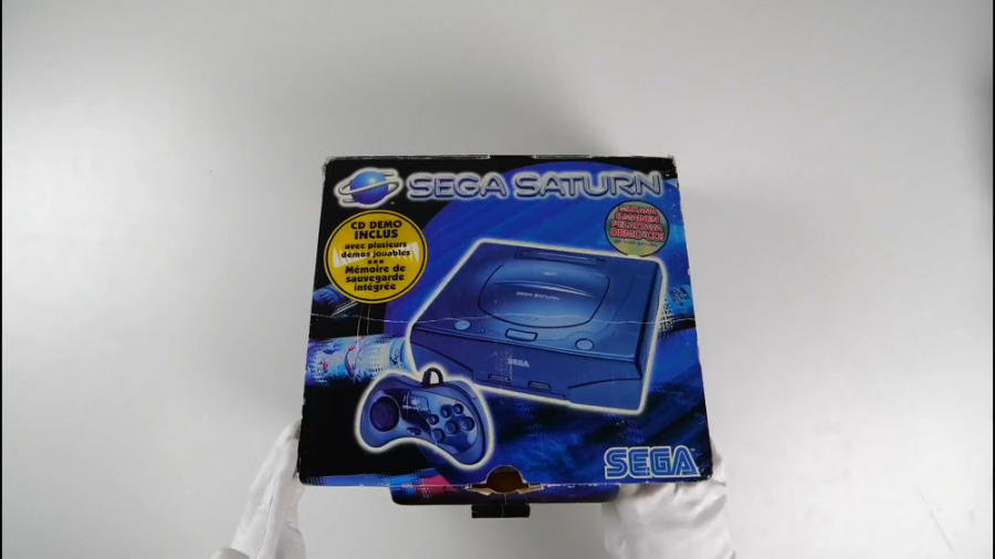آنباکسینگ کنسول Sega Saturn