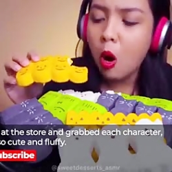 خوردن بیسکویت هالووین