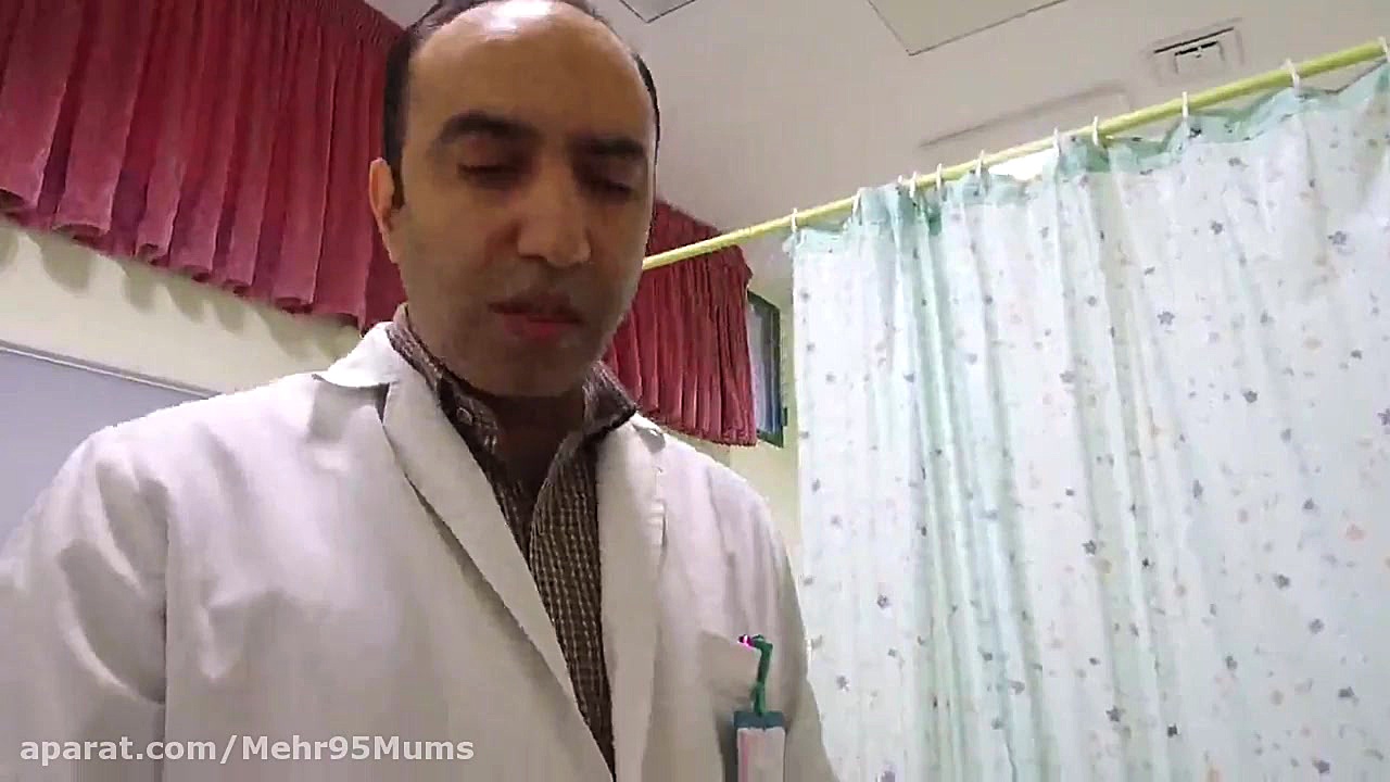 معاینه پای دیابتی دکتر محبی ٢ دکتر پوست