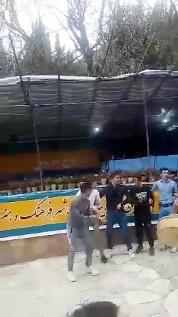 رقص کردی در کرمانشاه صحنه