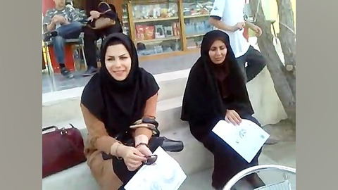 حضور اولیاء در جشن معرّفی دانش آموزان برتر زمان158ثانیه