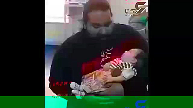 فیلم لحظه لالایی خواندن رضاصادقی برای فرزند خوانده اش "ایران" در اصفها زمان60ثانیه