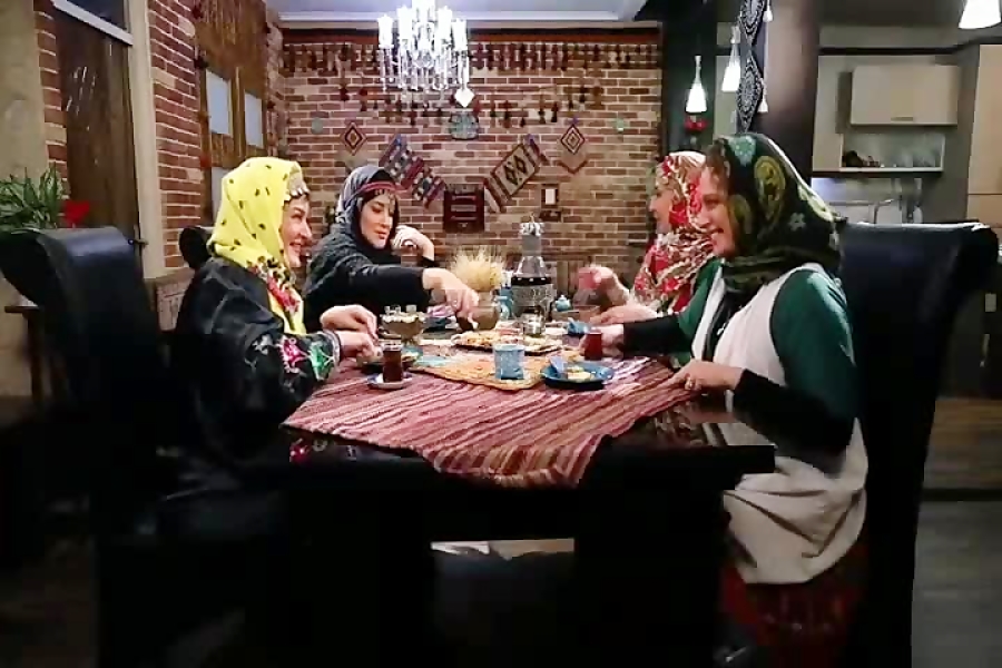 شام ایرانی _ مرجانه گلچین برای پخت دسر به جای آرد گچ ریخته در قسمت 16 زمان58ثانیه