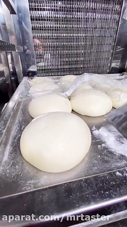 پیتزا پپرونی بلامونیکا