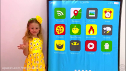 ناستیا اسباب بازی های کوچک را...