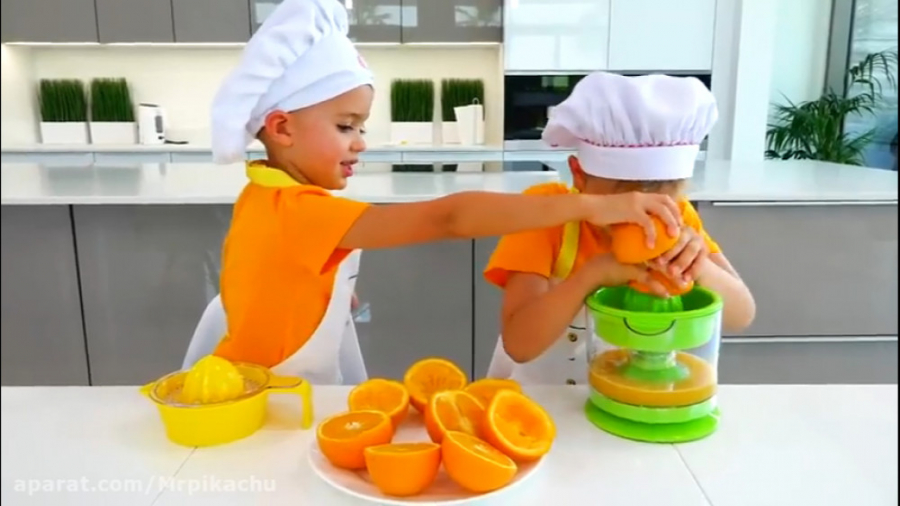 ولاد و نیکی برای مامان صبحانه...