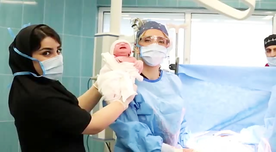 فیلم به دنیا آمدن نوزاد توسط دکتر ناصحی زمان93ثانیه