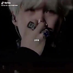 گریه کردن بی تی اس