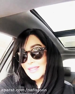 ماشین سواری سارا منجزی پور و پ...