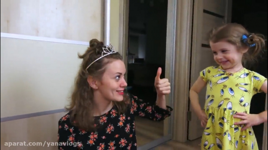 ایوا مامانشو زیبا میکنه !